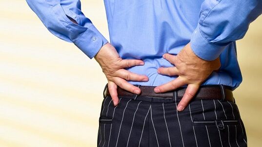 Symptome und Manifestationen der lumbalen Osteochondose